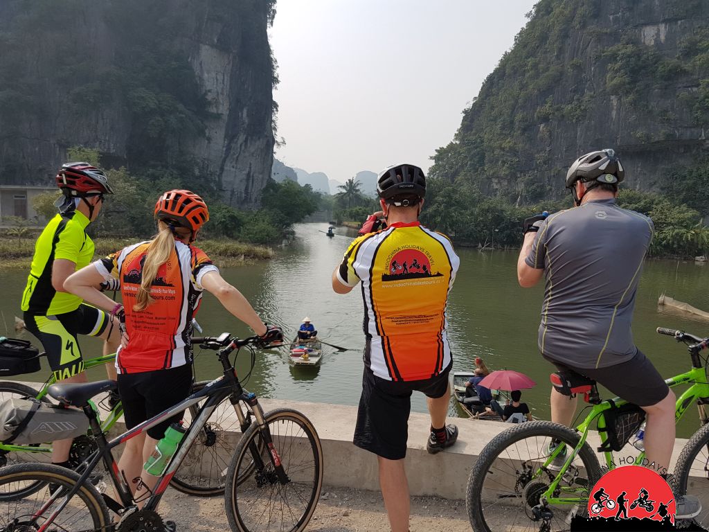 Hanoi Cycle To Tam Coc caves - Ninh Binh - 1 Day