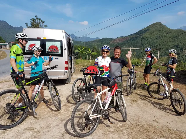 6 Days Hanoi Biking To Ninh Binh and Sapa
