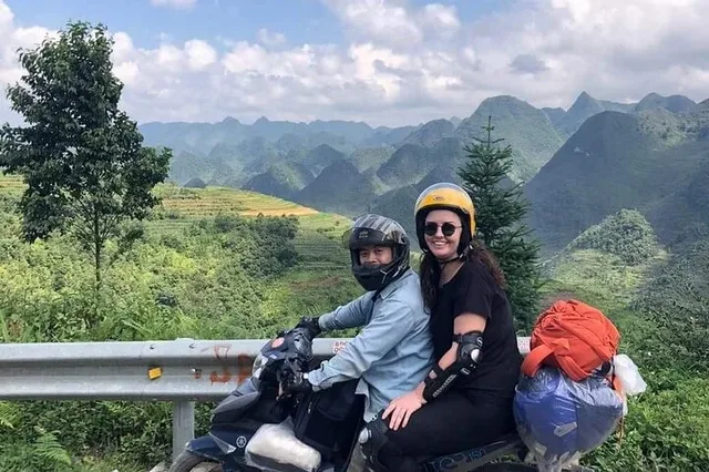 Sapa easy rider motorbike to Silver waterfalls and O Quy Ho Pass Half Day