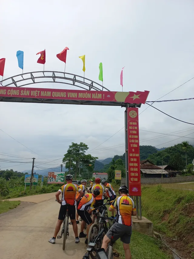 Hanoi Cycle To ThungNai-Mai Chau-Cuc Phuong Park - 4 Days 2