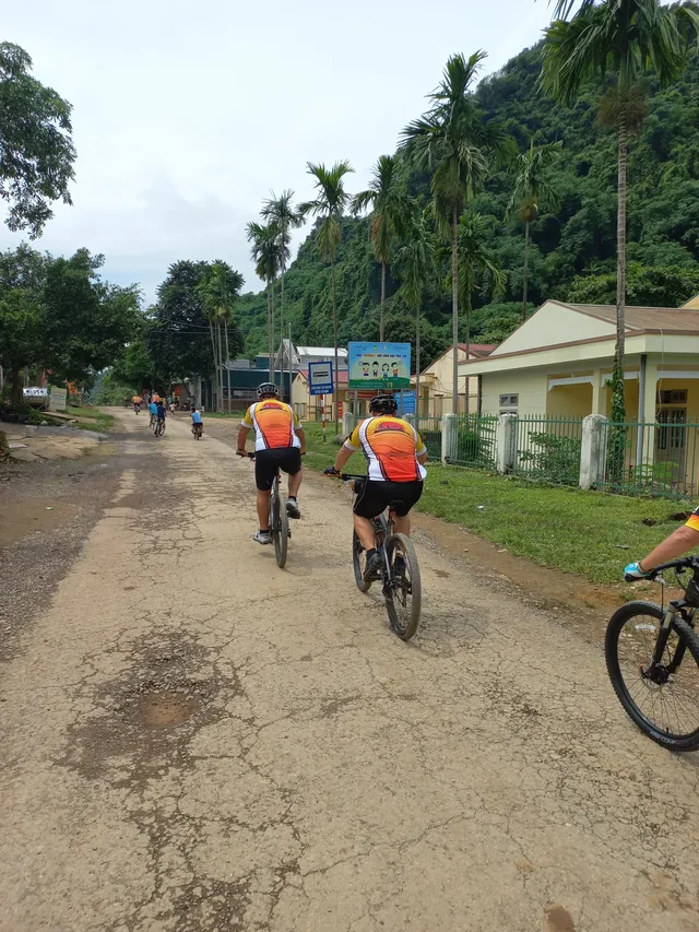Hanoi Cycle To ThungNai-Mai Chau-Cuc Phuong Park - 4 Days 3